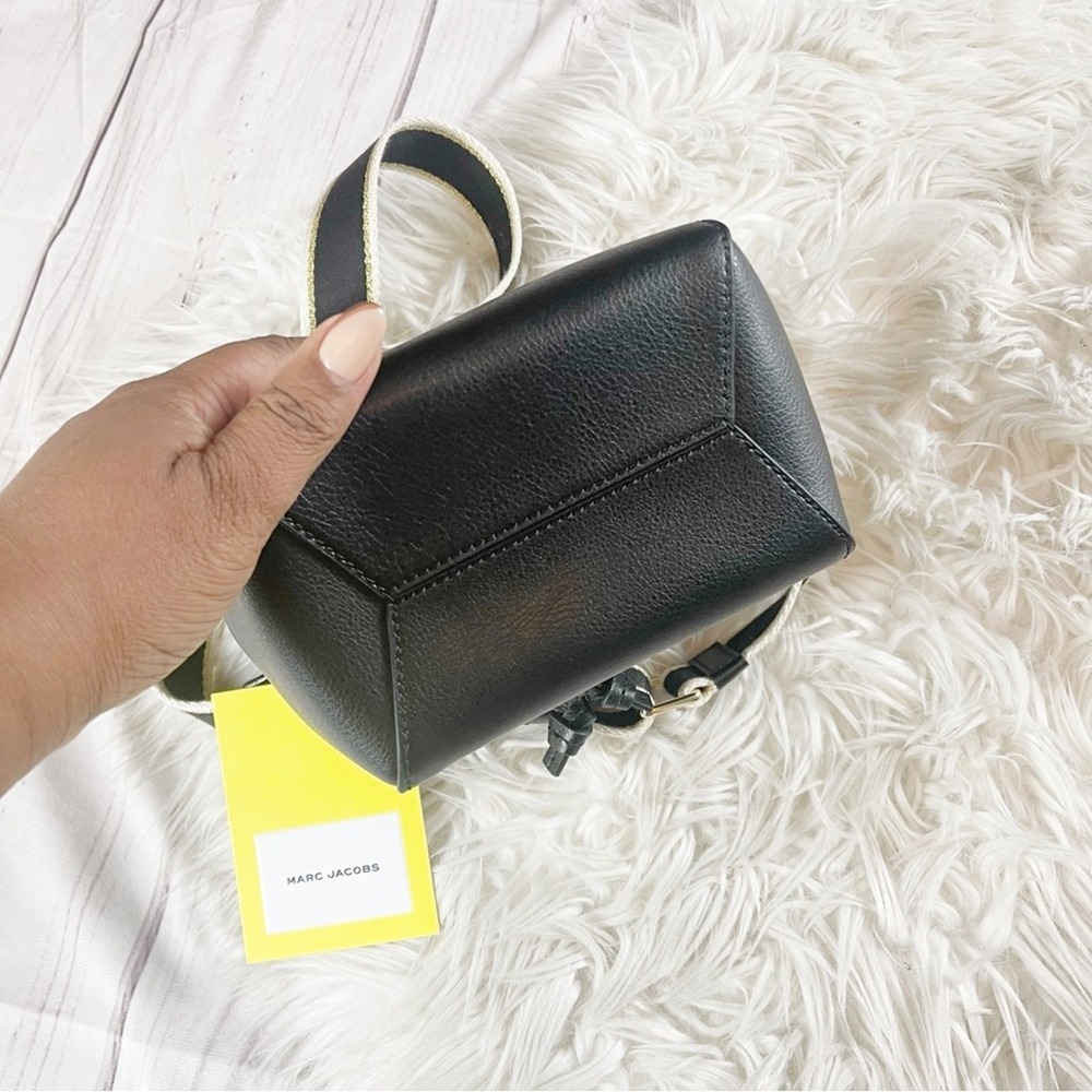 Marc Jacobs The Leather Bucket Bag Black Gold Hardware Drawstring Crossbody NWT - Picture 9 of 10